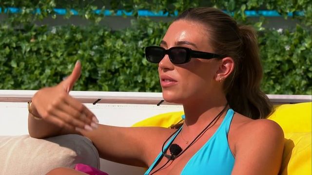 The Islanders think Rosie's lying about Ron ? | Love Island Series 9 смотреть онлайн