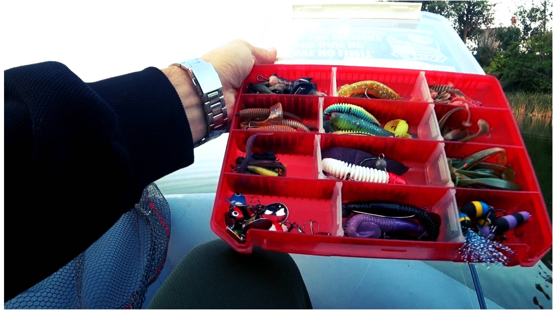 Рыбалка в Белгороде. Джиг с лодки. Сначала не клевало, потом совсем перестало! смотреть онлайн