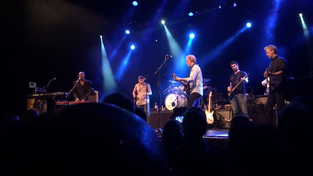 Mike & The Mechanics - (Looking Back) Over My Shoulder - Live In Frankfurt 2016