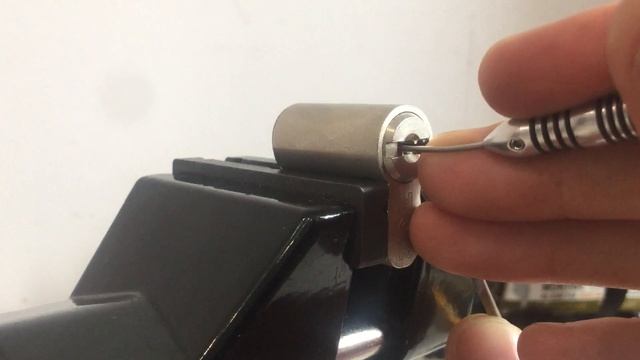 Замочный мастер Иваново Вскрытие дверного замка смотреть онлайн