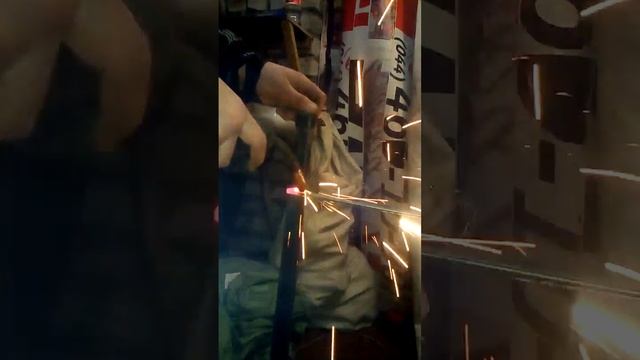 Сварочные работы. Ремонт стула. смотреть онлайн