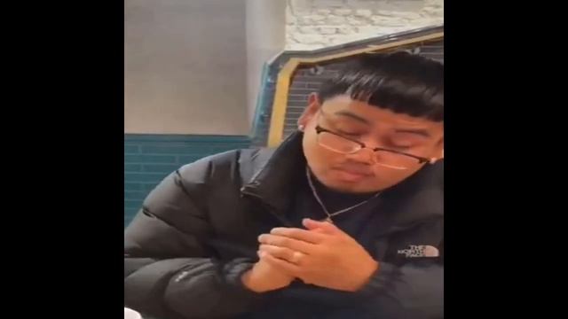 listening to Coil on shuffle be like: смотреть онлайн