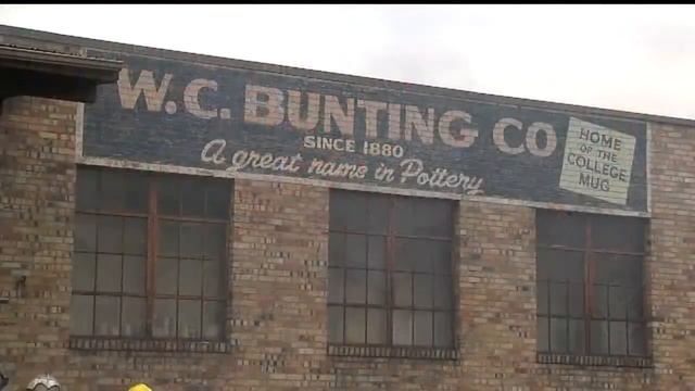 Owners plan to rebuild after fire destroys pottery decal business смотреть онлайн