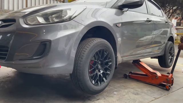 #hyundai Accent Sedan  Con Aros Y Llantas 15 Miren El Cambio Mi Gente ?✌️?????