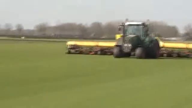 Turf Tick reel mower смотреть онлайн