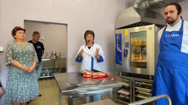 Компания Мегатекс делится кулинарными секретами с поварами школьных столовых смотреть онлайн
