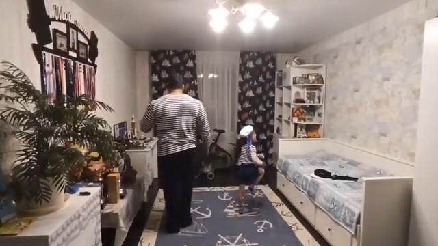 Танец «Яблочко» с папой смотреть онлайн