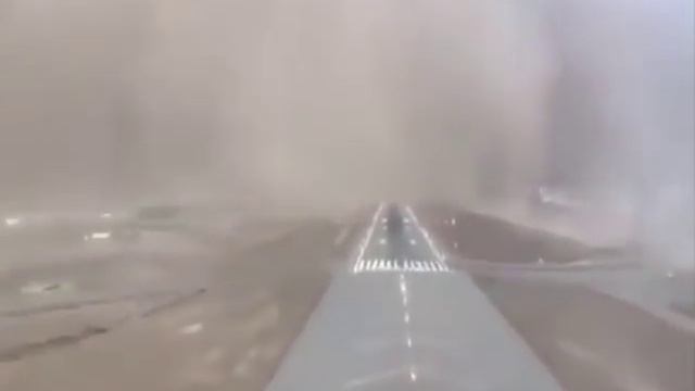 Над песчаной бурей в Кувейте смотреть онлайн