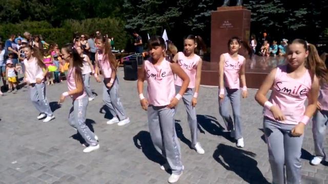 Smail круто станцевали смотреть онлайн
