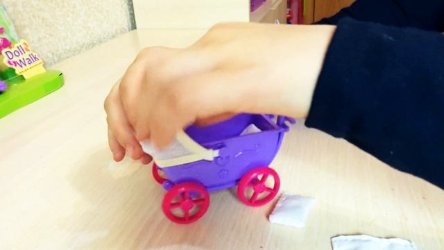 #Evi мама или сестрёнка // Еви с малышом и коляской // #Распаковка куколки Evi смотреть онлайн