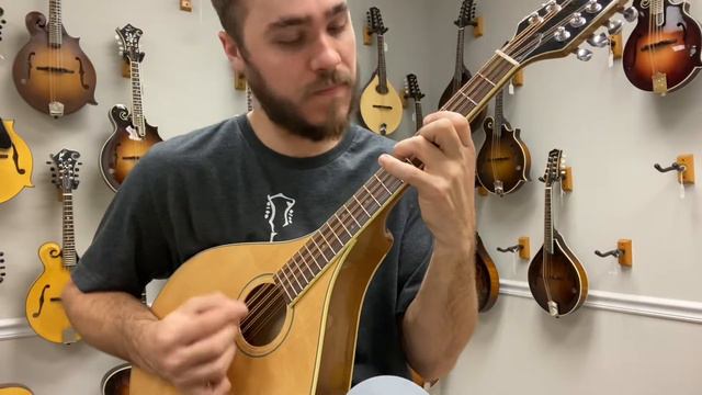 Trinity College Octave Mandolin смотреть онлайн