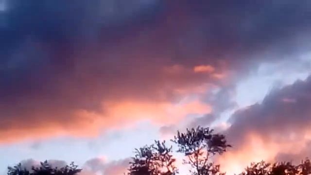 Красные облака смотреть онлайн