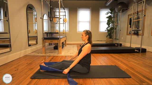Full Body Pilates with Stretchy Band ~ "Reformer on the Mat" ~ A Pilates Sculpt and Tone Workout смотреть онлайн
