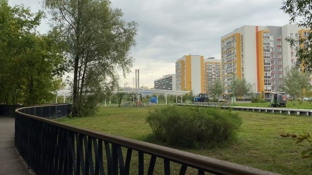 Гроза, дождь, гуляем в зелени смотреть онлайн