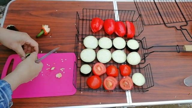 Овощной шашлык на мангале смотреть онлайн