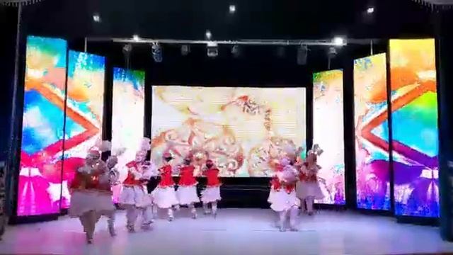 Народный танцевальный ансамбль "Балауса" танец "Шаттык" КАЗАХСТАН. смотреть онлайн