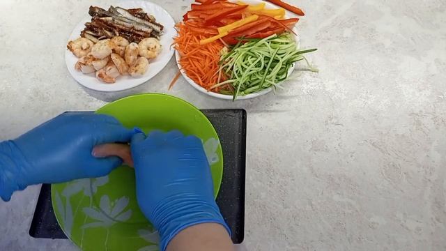 Как приготовить вкусные спринг-роллы\Спринг роллы смотреть онлайн
