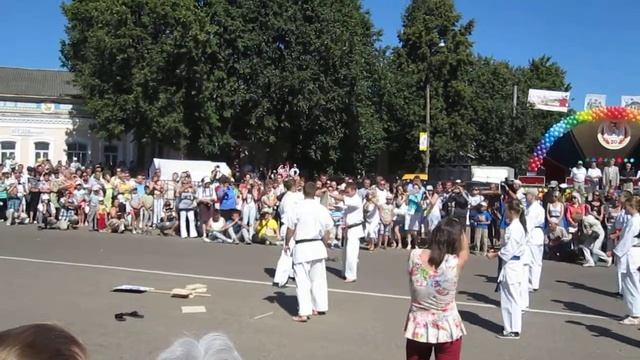 Бендериада(12) 2014г Парад участников Каратэ Травма(кто заметил?) Марий Эл Россия смотреть онлайн