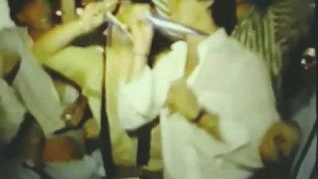 Pistola Gamez y Diego Maradona en el avion volviendo campeones de Mexico 86 смотреть онлайн