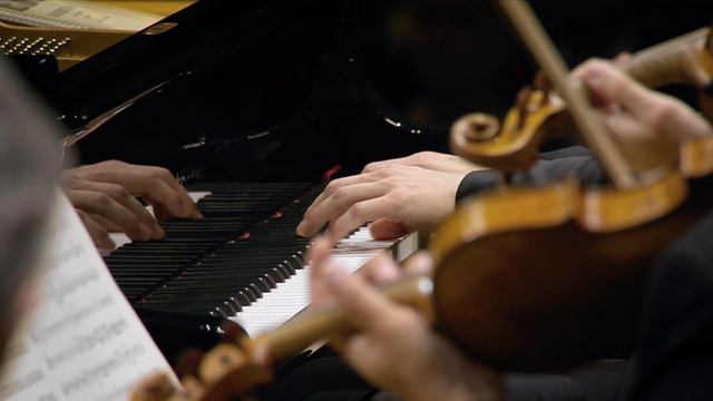 Jan Lisiecki – Beethoven: Piano Concerto No. 3: I. Allegro con brio смотреть онлайн