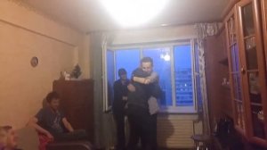 Артем шлепает по попке