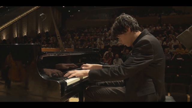 Tom Borrow - Beethoven Piano Concerto No. 3, with the Jerusalem Symphony Orchestra / Andres Mustone смотреть онлайн