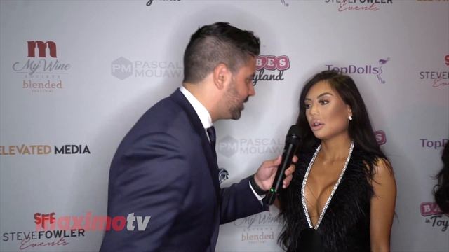 Stacey Shalene Interview 2019 Babes in Toyland LA Toy Drive Red Carpet смотреть онлайн