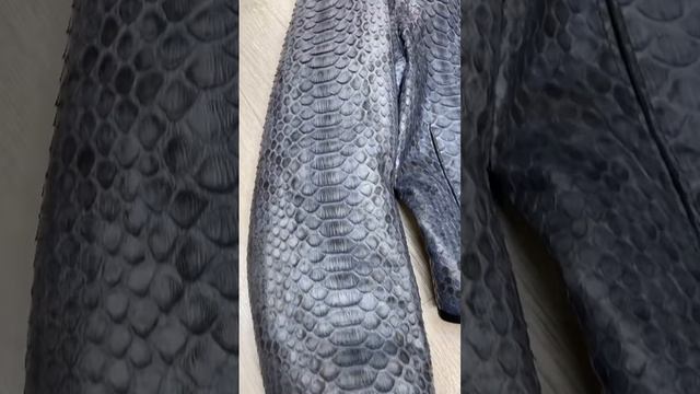 Женская куртка из ПИТОНА ? смотреть онлайн