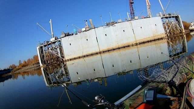 Обзор рыбных мест 08.10.2019г. №35 р. Иртыш г. Омск Рыбалка спининнгом, тролиннг в зат, Лампочка смотреть онлайн