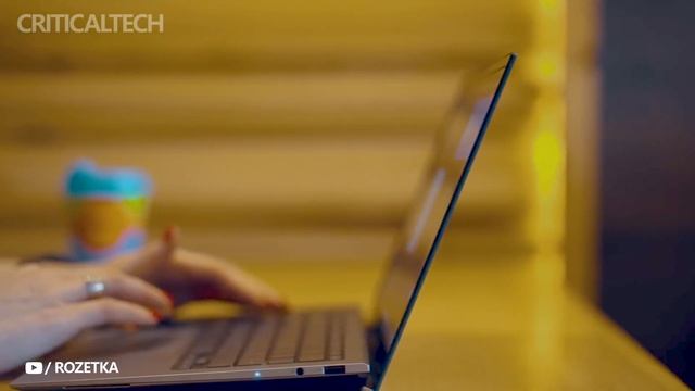 Asus Zenbook S 13 OLED Review | Thinnest and Lightest But Is It Strong?! смотреть онлайн