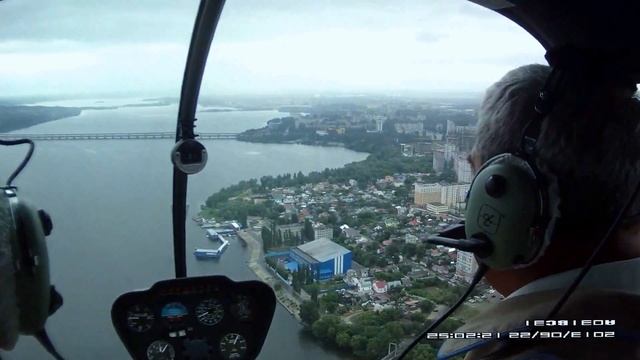 Вертолетный клуб Солнечный. Полет над Воронежем смотреть онлайн