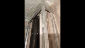 Монтаж короба из гипсокартона в туалете для: инсталляции, труб, гигиенический душ, два люка.
