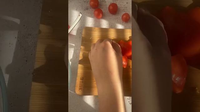 Закусочный теплый салат с хрустящими баклажанами. Рецепт из ресторана грузинской кухни! Сохраняйте) смотреть онлайн