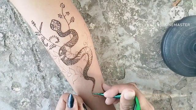 snake tattoo design ?? full video ? #legmehndi #tattooart #tattoo #snaketattoo #legtattoos #snake смотреть онлайн
