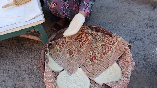 Узбекская лепешка с мясом в тандыре | Uzbek Flatbread With Meat In Tandoor