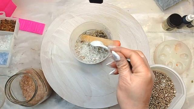 RESIN ART. Делаем настенные часы с горным хрусталем. смотреть онлайн