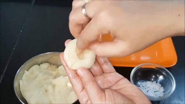 ସୂଜି, ଚିନି ଓ ଖିର ରେ ନରମ୍ ଓ ସ୍ଵାଦିଷ୍ଟ ଗୋଲାପଯାମୁନ୍ / Suji Golapjamun in odia / Sooji Gulab jamun смотреть онлайн