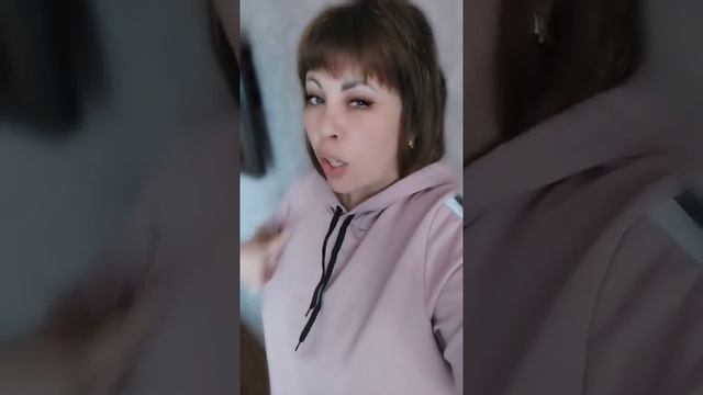 В баню к девчонкам зашёл смотреть онлайн