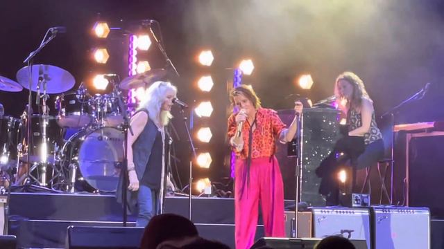 Mary (Patty Griffin cover) - Brandi Carlile and Emmylou Harris смотреть онлайн