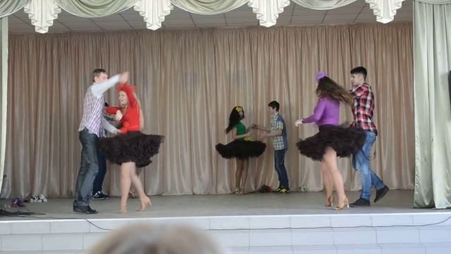 танец 10-А и 9-А классы смотреть онлайн