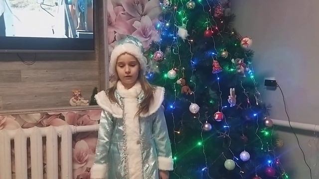 Стих "откуда приходит новый год"* Автор А.Усочев Рассказывает Смаилова Милана смотреть онлайн