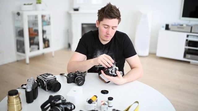 Мир культовых пленочных фотоаппаратов: Leica, Hasselblad, Nikon и другие смотреть онлайн