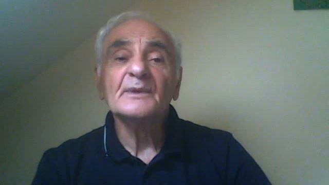 Крутится,вертится шарф голубой.Слова Ф.Садовского.Музыка Н.Титова.Поет А.Пир-Будагян. смотреть онлайн