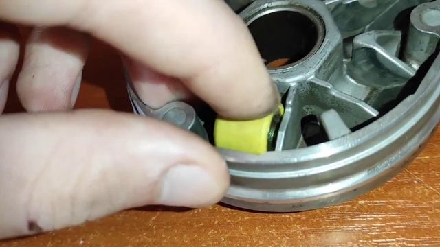 Как правильно установить ролики вариатора на скутер хонда дио 34