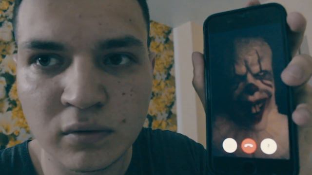 ОНО КЛОУН ПЕННИВАЙЗ ЗАБРАЛ МОЮ КАМЕРУ! (В 3 ЧАСА НОЧИ!) смотреть онлайн