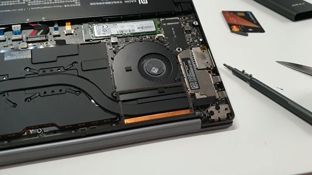 Как смазать шарниры на Xiaomi Notebook Pro 15.6 смотреть онлайн