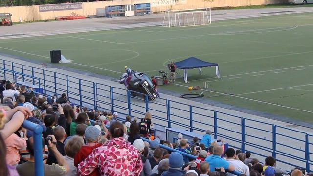 Сань, ты чо дибил? Вылазь от туда! смотреть онлайн