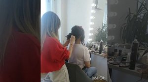 На репетиции свадебного образа делаем две прически. 
Пробуем две прически для невесты
