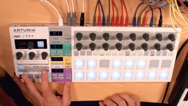 Arturia BeatStep Pro Sequencer & Controller Demo смотреть онлайн