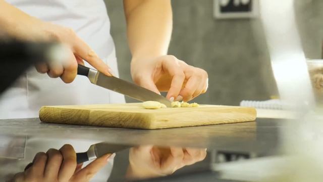 Рецепт тефтелей в сметанном соусе - Брестский мясокомбинат смотреть онлайн